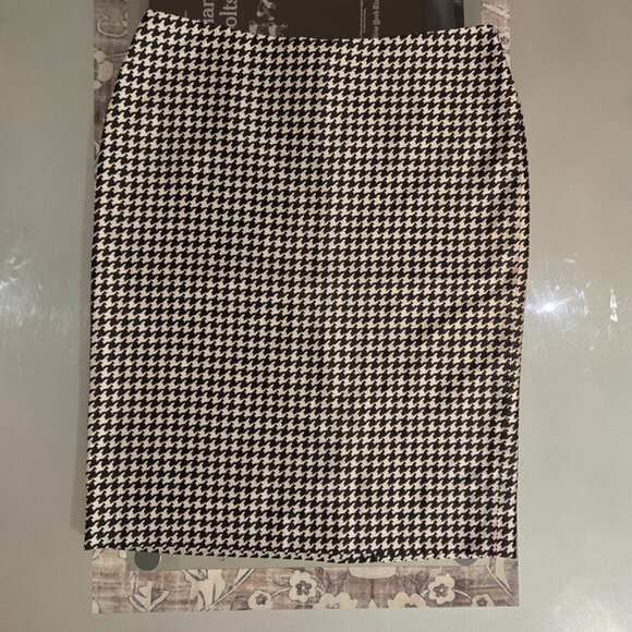 Vintage Ralph Lauren | 100% Silk Black & White Houndstooth Skirt | Size M - Picture 1 of 9